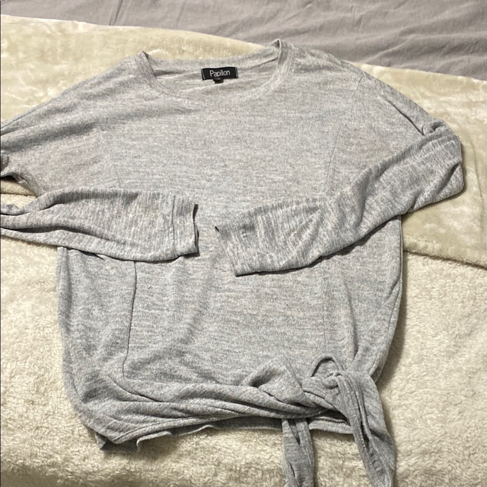 ✨3/$30 Papillon Gray Knit long sleeve Sweater